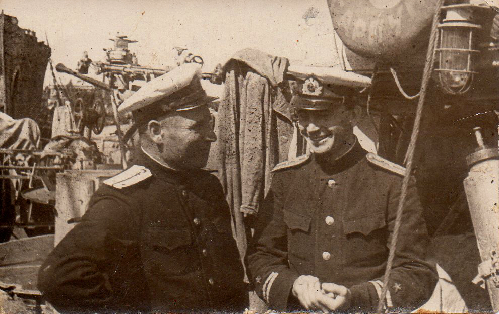 Саблуков Степан Никитович (справа)